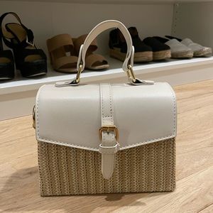 Straw handbag